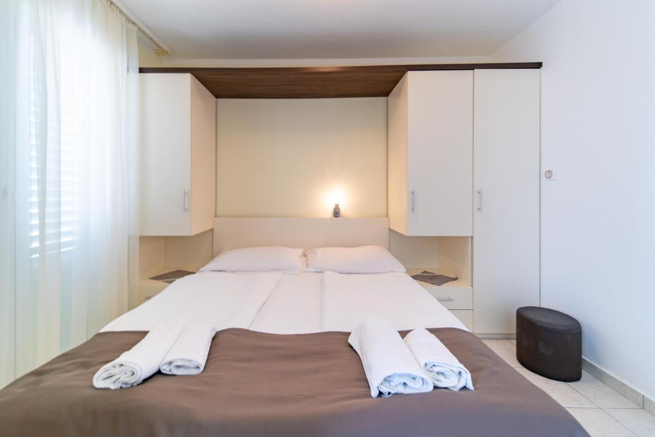 Apartments Stare Brajde Лопар Екстериор снимка