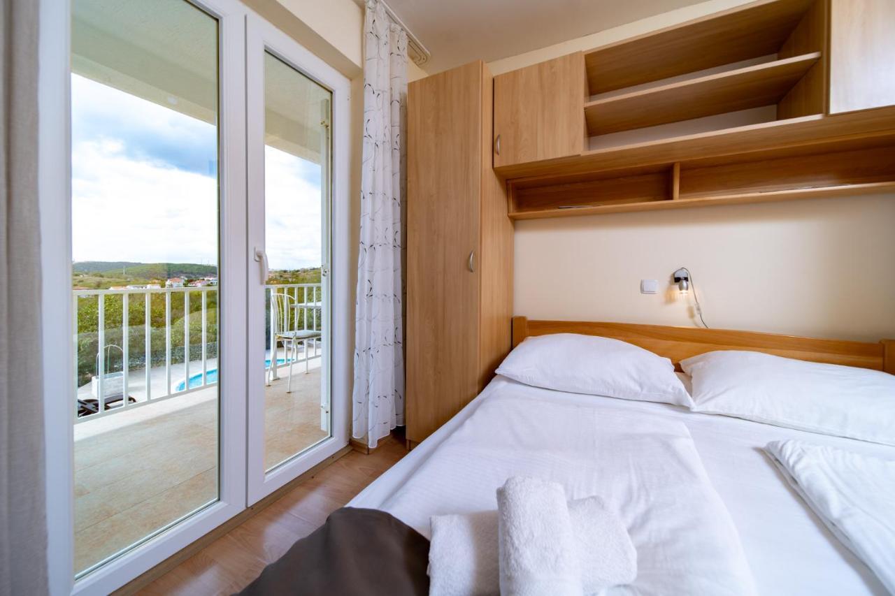 Apartments Stare Brajde Лопар Екстериор снимка
