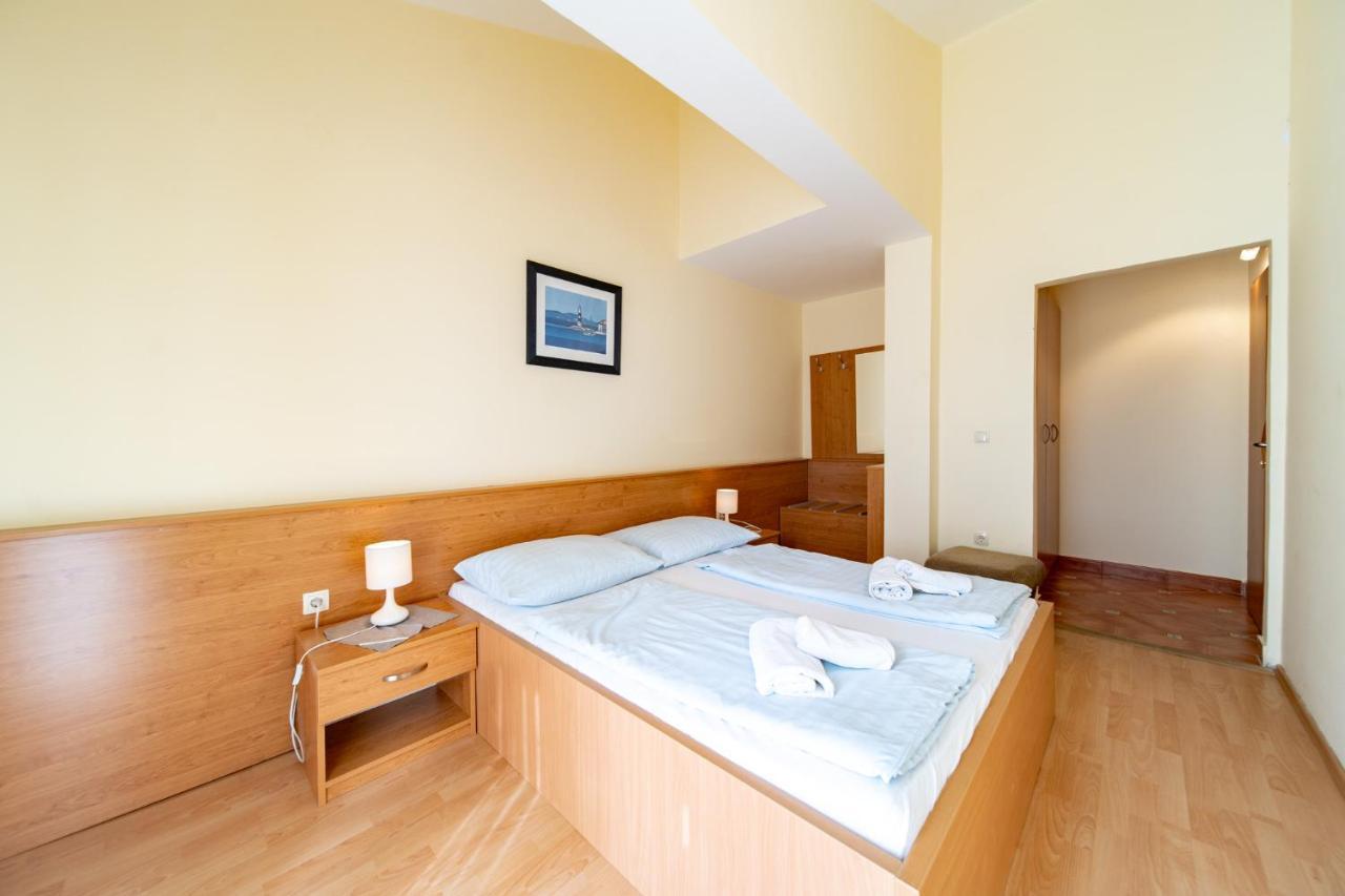 Apartments Stare Brajde Лопар Екстериор снимка