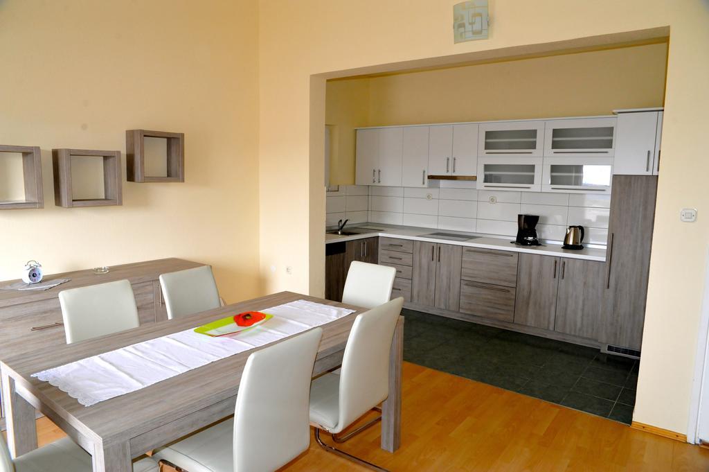 Apartments Stare Brajde Лопар Стая снимка